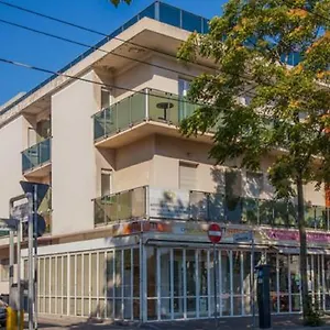 2* Aparthotel Royal